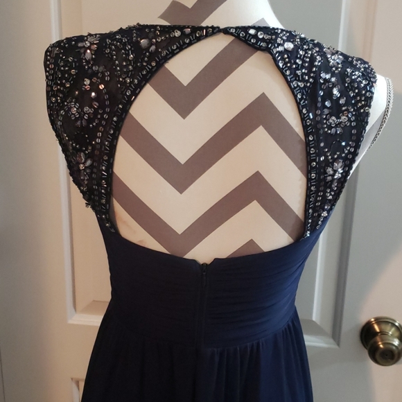 Nightway Navy Blue Gown - Picture 4 of 8